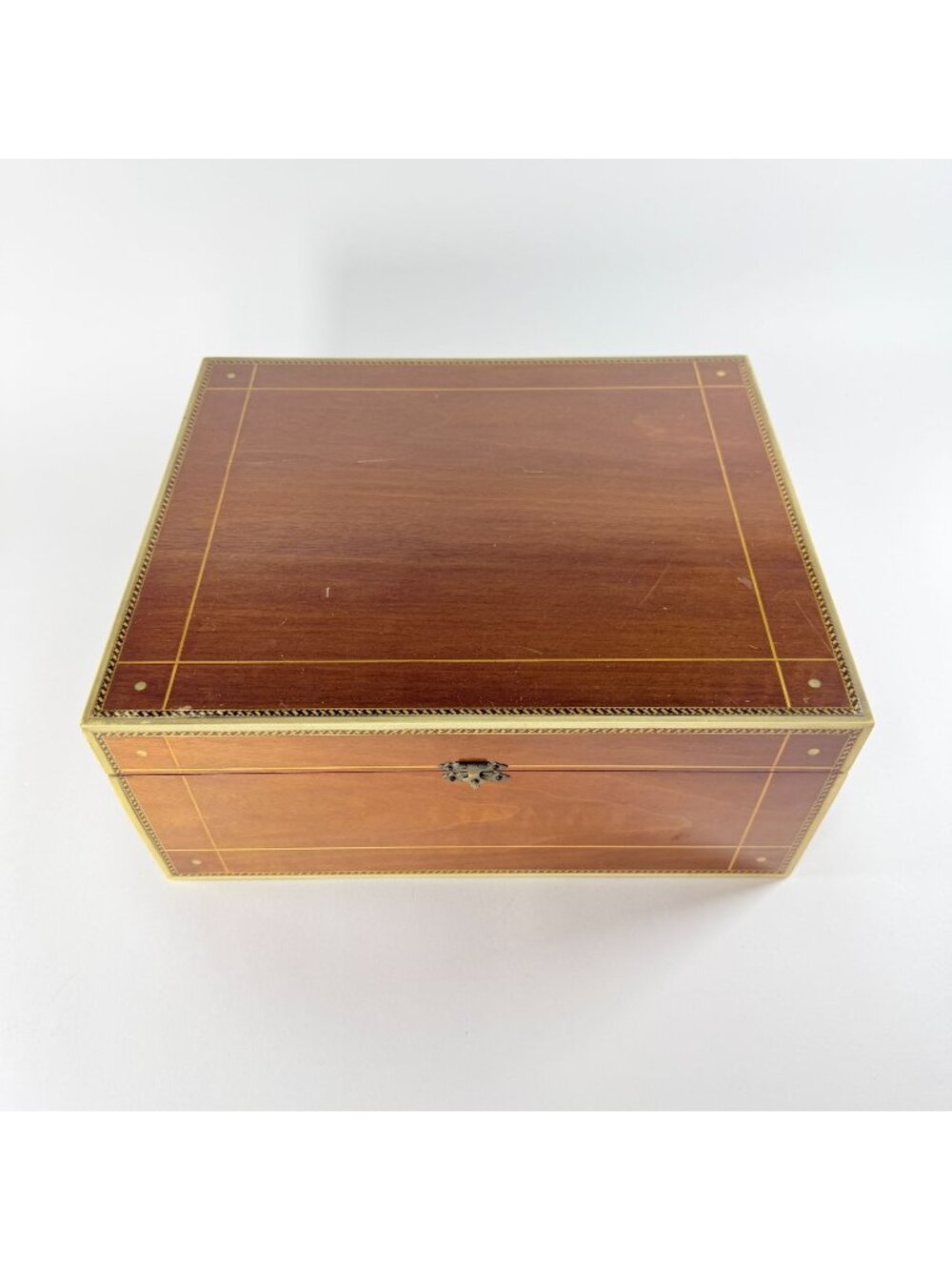 Vintage Wooden Cedar Trinket Storage Box W/Brass Accents & Hinged Lid 14x12